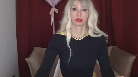 White Queen online show from 02.03.25