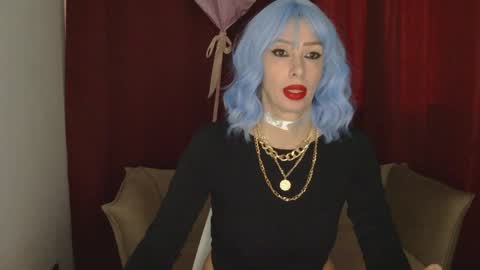 White Queen online show from 02.05.25