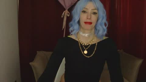 White Queen online show from 02.05.25