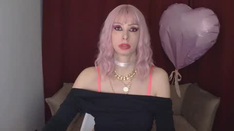 White Queen online show from 02.18.25