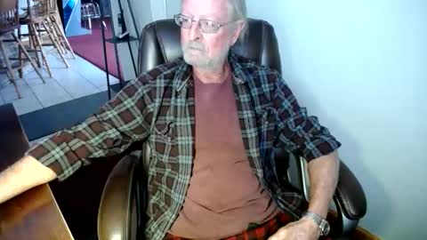 whofcares2 online show from 02.17.26