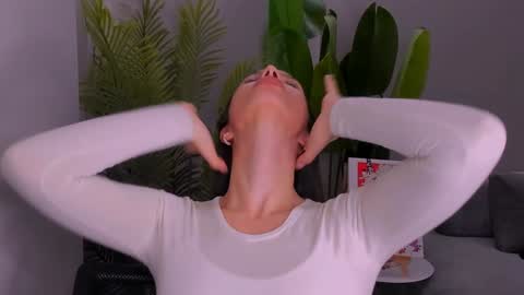 Snapshot of whoislulu chatting on 12.10.24 whoislulu online show from 12.10.24