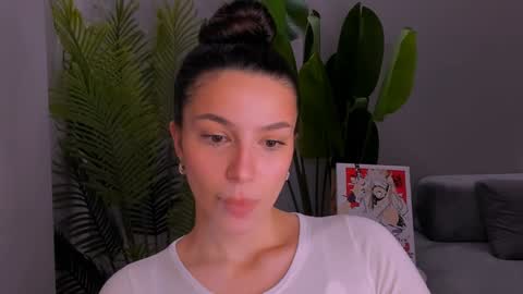 Snapshot of whoislulu chatting on 12.11.24 whoislulu online show from 12.11.24