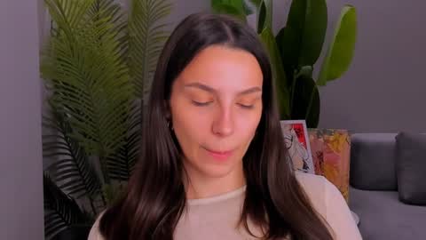 Snapshot of whoislulu chatting on 12.18.24 whoislulu online show from 12.18.24