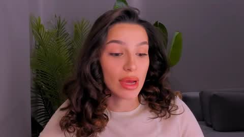 Snapshot of whoislulu chatting on 12.20.24 whoislulu online show from 12.20.24