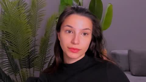 Snapshot of whoislulu chatting on 01.03.25 whoislulu online show from 01.03.25