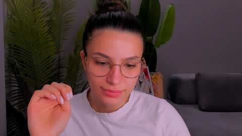 Snapshot of whoislulu chatting on 01.07.25 whoislulu online show from 01.07.25