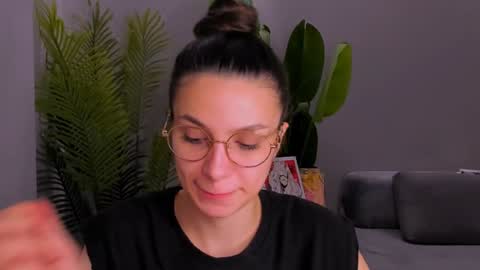 Snapshot of whoislulu chatting on 01.11.25 whoislulu online show from 01.11.25