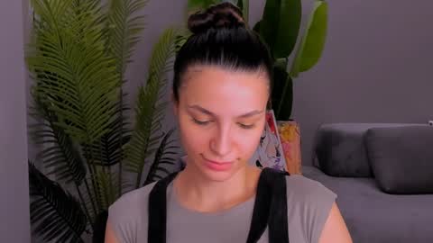 Snapshot of whoislulu chatting on 01.17.25 whoislulu online show from 01.17.25