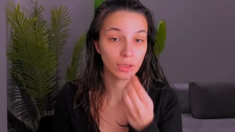 Snapshot of whoislulu chatting on 01.19.25 whoislulu online show from 01.19.25