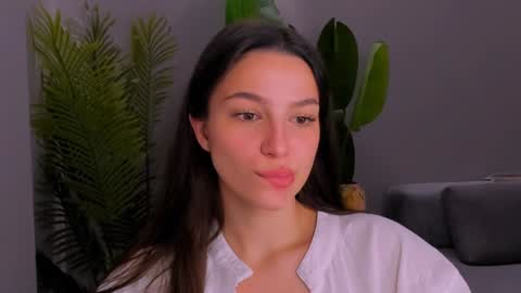 Snapshot of whoislulu chatting on 02.08.25 whoislulu online show from 02.08.25