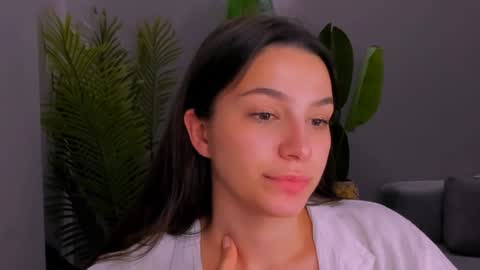 Snapshot of whoislulu chatting on 02.08.25 whoislulu online show from 02.08.25