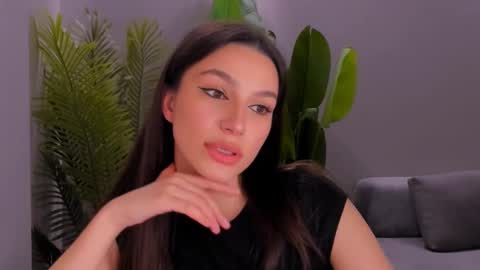 Snapshot of whoislulu chatting on 02.15.25 whoislulu online show from 02.15.25