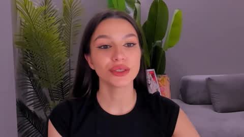 Snapshot of whoislulu chatting on 02.15.25 whoislulu online show from 02.15.25