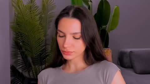 Snapshot of whoislulu chatting on 02.19.25 whoislulu online show from 02.19.25