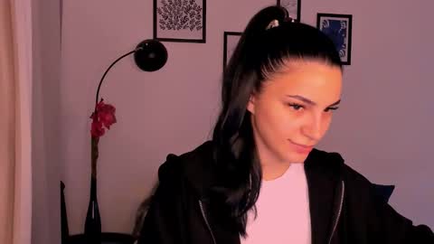 Snapshot of whoislulu chatting on 09.14.25 whoislulu online show from 09.14.25