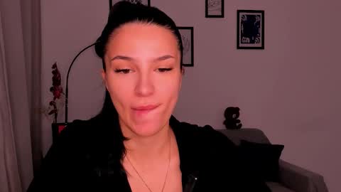 Snapshot of whoislulu chatting on 09.22.25 whoislulu online show from 09.22.25