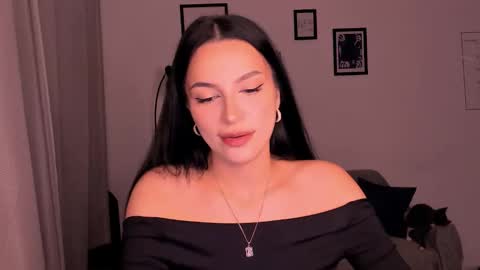 Snapshot of whoislulu chatting on 10.14.25 whoislulu online show from 10.14.25