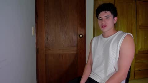 whos_he online show from 01.07.26