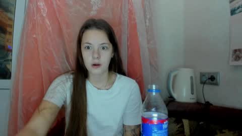 Snapshot of why_again_me chatting on 12.21.24 Veronica online show from 12.21.24