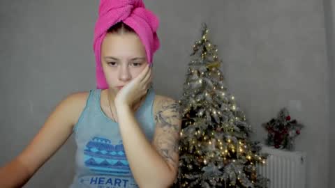 Snapshot of why_again_me chatting on 01.02.25 Veronica online show from 01.02.25