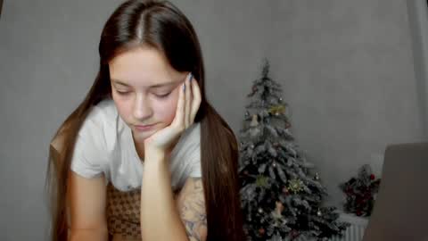 Snapshot of why_again_me chatting on 01.11.25 Veronica online show from 01.11.25