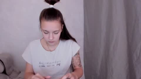 Snapshot of why_again_me chatting on 01.29.25 Veronica online show from 01.29.25