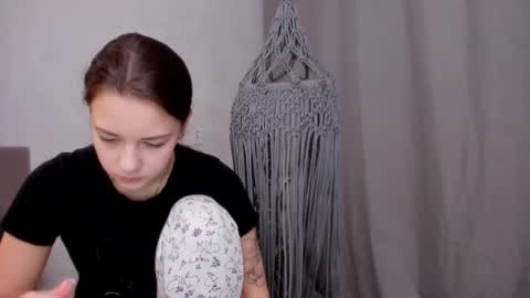 Snapshot of why_again_me chatting on 03.05.25 Veronica online show from 03.05.25