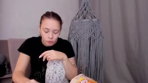 Snapshot of why_again_me chatting on 03.06.25 Veronica online show from 03.06.25