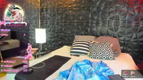 Snapshot of wife_mature chatting on 12.18.24 sussy online show from 12.18.24