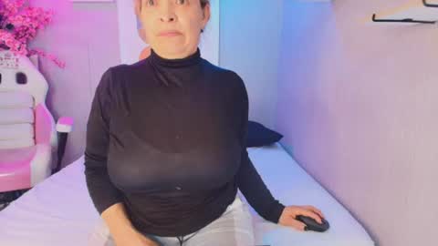 Snapshot of wife_mature chatting on 06.15.26 sussy online show from 06.15.26