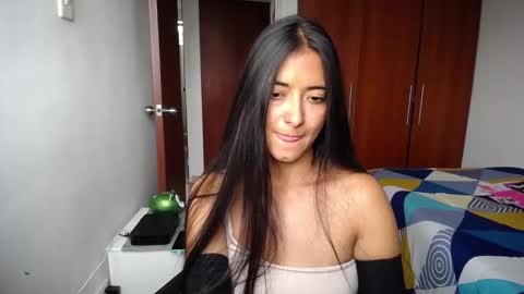 Ilauren online show from 03.23.26