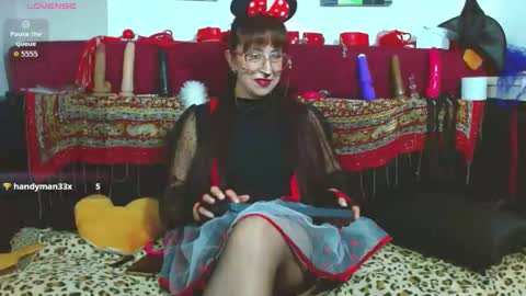 VICTORIA online show from 10.31.25