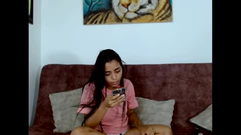 Snapshot of wild_roomxxx chatting on 09.18.25 Wild RoomXxX online show from 09.18.25