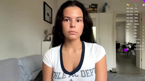 Mia online show from 11.19.25