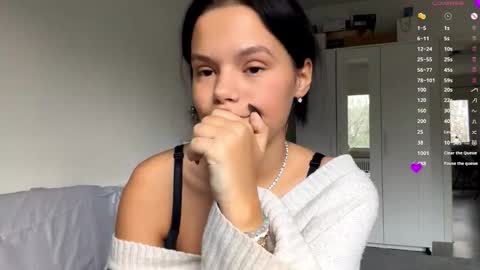 Mia online show from 12.05.25