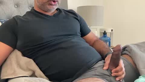 Snapshot of wildhungry chatting on 01.21.25 wildhungry online show from 01.21.25