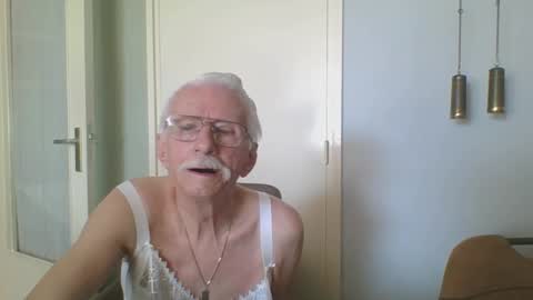 willem77779 online show from 04.22.26