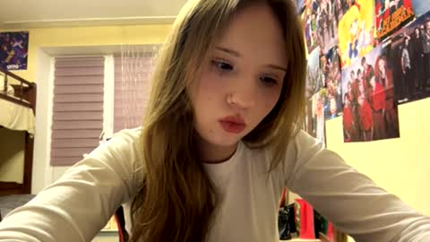 Snapshot of willenasow chatting on 02.08.26 Olivia online show from 02.08.26