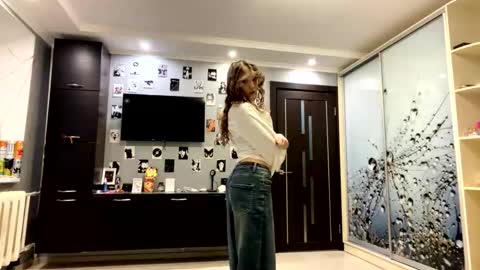 Snapshot of willenasow chatting on 02.26.26 Olivia online show from 02.26.26