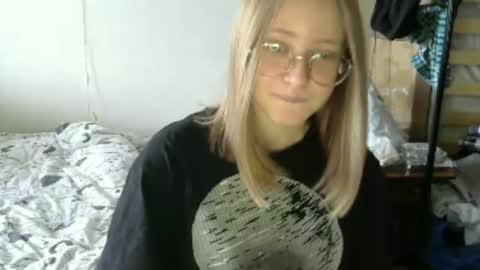 Snapshot of willenasow chatting on 07.20.26 Olivia online show from 07.20.26