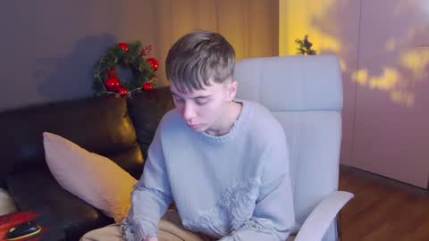 Snapshot of william_ross chatting on 12.28.24 will online show from 12.28.24