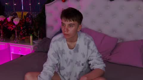 Snapshot of william_ross chatting on 01.04.25 will online show from 01.04.25