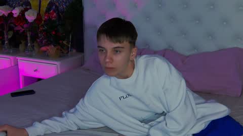 Snapshot of william_ross chatting on 01.06.25 will online show from 01.06.25