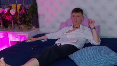 Snapshot of william_ross chatting on 01.09.25 will online show from 01.09.25