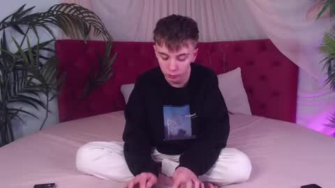 Snapshot of william_ross chatting on 02.09.25 will online show from 02.09.25