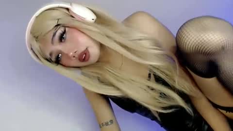 LE XI online show from 11.28.25