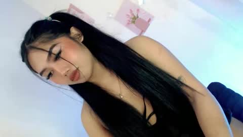 LE XI online show from 02.15.26