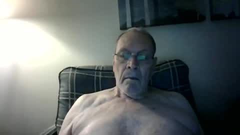 Snapshot of willnedoher chatting on 09.28.25 Willhedoher online show from 09.28.25