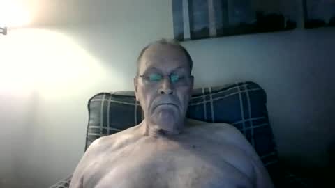 Snapshot of willnedoher chatting on 09.29.25 Willhedoher online show from 09.29.25